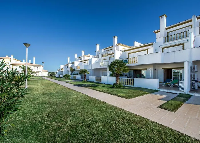 아파트 O Monte C Near The By Algarve Holidays 알부페이라